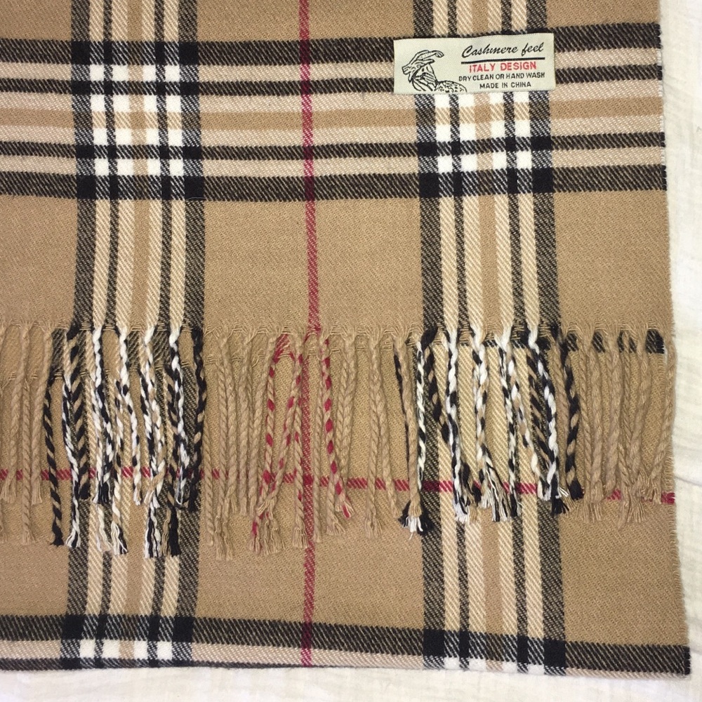 *SOLD* Cashmere feel scarf - Picture 2 of 7